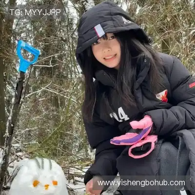 劳麟非